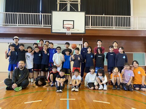 小学生向けのクリニック（バスケットボール教室）の様子4