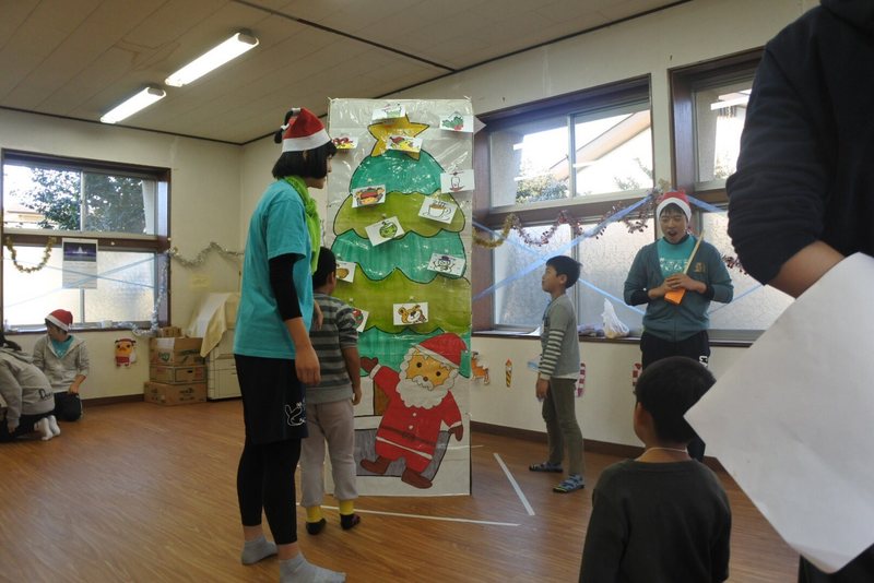 本学ボランティアサークル　初等教育研究会「どろんこの会」による、児童館でのイベントの企画・運営のようす