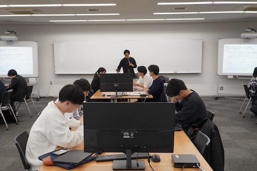 ゼミ全体てもこの快挙に盛り上がっているそうです（ゼミの様子）