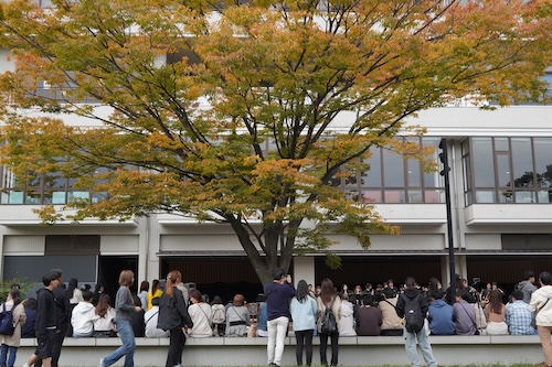 だいぶ秋めいてきたキャンパス