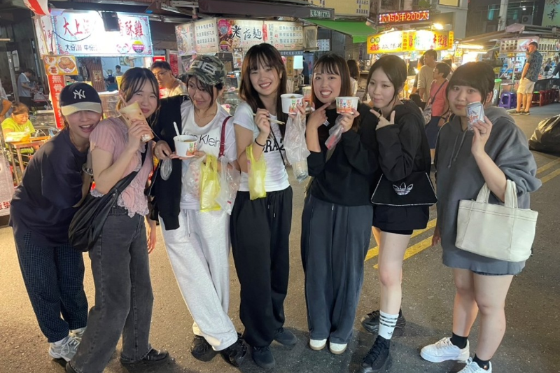 夜市も楽しみました