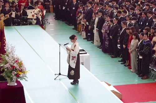 学位記授与式後の様子
