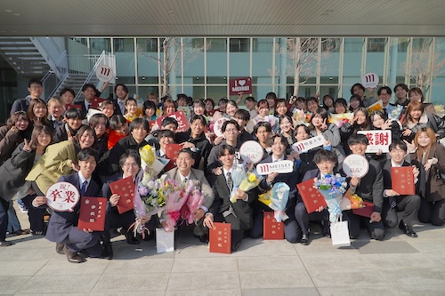 学位記授与式後の様子10