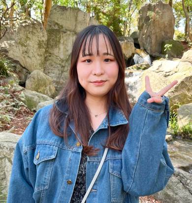 卒業生の吉岡 実里さんの顔写真