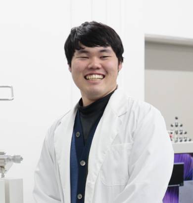 卒業生の黒田 京助さんの顔写真