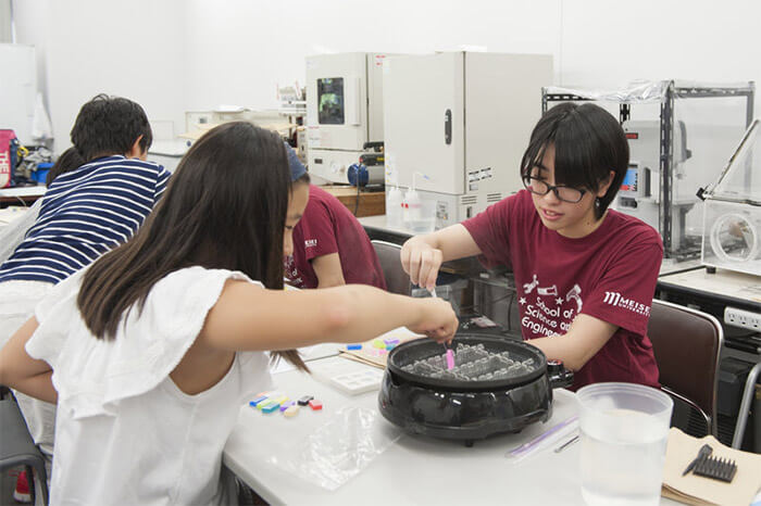 夏休み科学体験教室の様子4