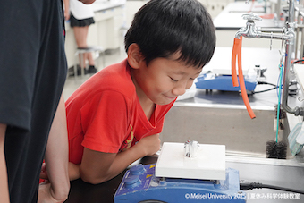 夏休み科学体験教室の様子1