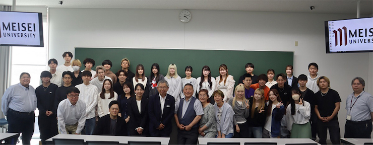 経営学部学生の産学連携授業—「ペット用ジェラート」の企画提案に挑戦