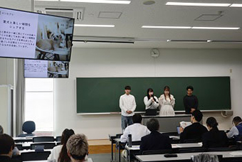 経営学部学生の産学連携授業—「ペット用ジェラート」の企画提案に挑戦