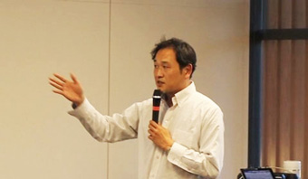 複合材料に関する研究とその応用可能性を紹介する小山教授02